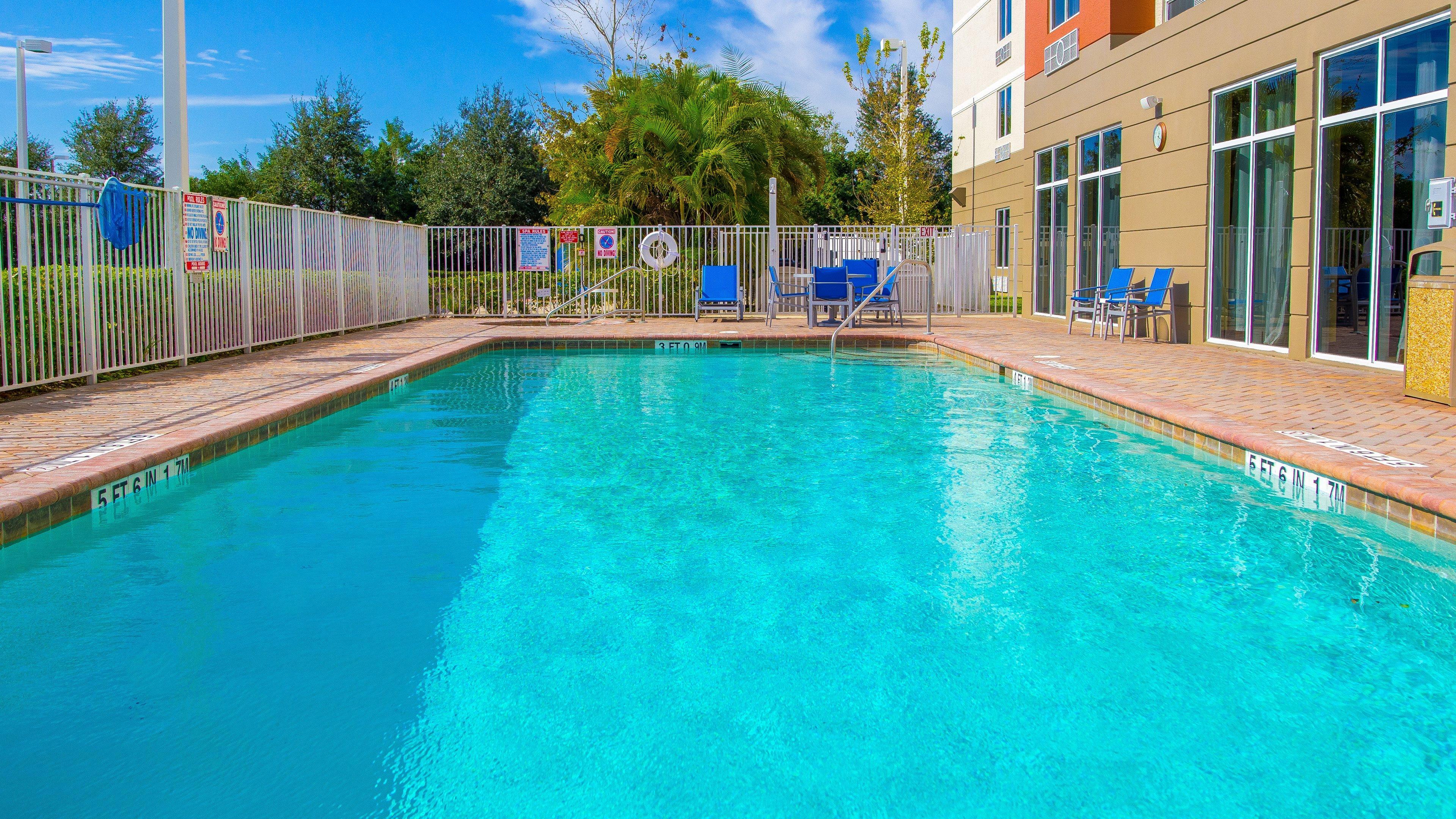 Holiday Inn Express Hotel & Suites Palm Bay By Ihg Exteriör bild