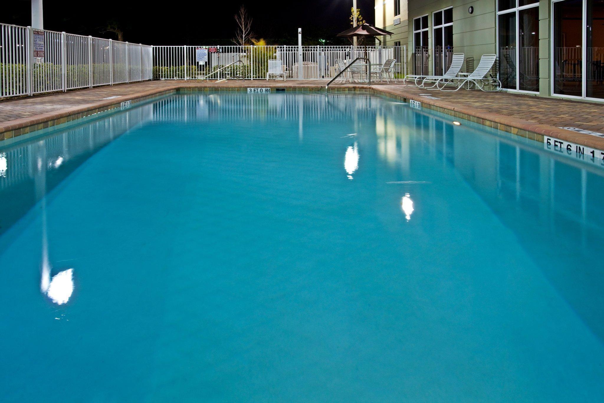 Holiday Inn Express Hotel & Suites Palm Bay By Ihg Exteriör bild