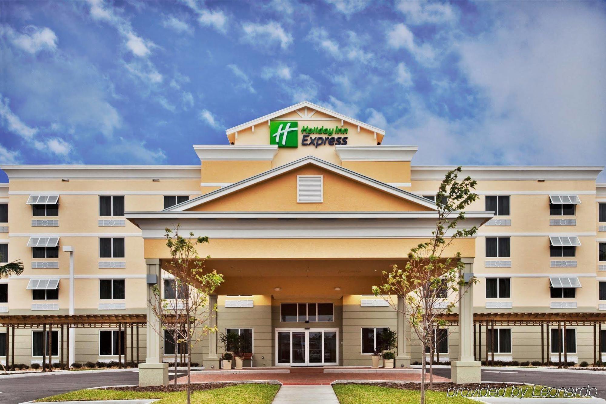 Holiday Inn Express Hotel & Suites Palm Bay By Ihg Exteriör bild